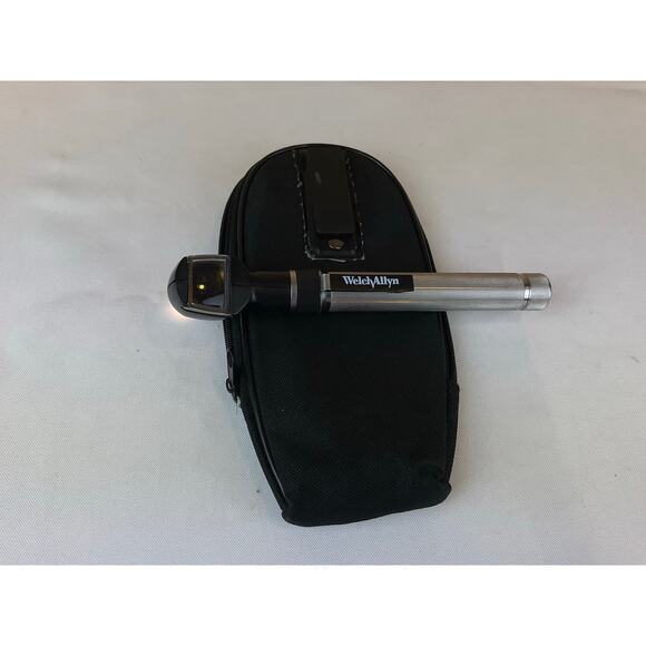 Welch Allyn Pocket Plus Led Otoscope 22880- Black with carry case - Picture 3 of 4